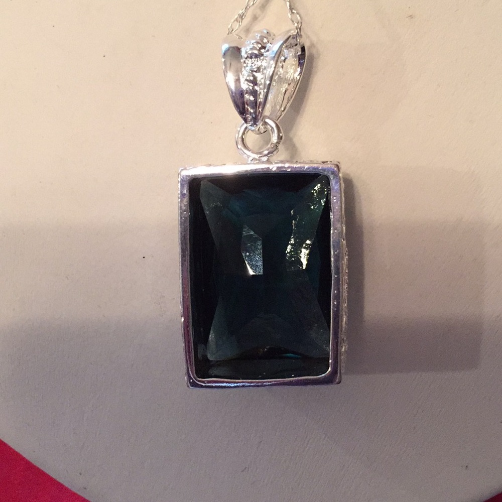 London Blue Topaz, Dark Blue Pendant - Picture 2 of 4